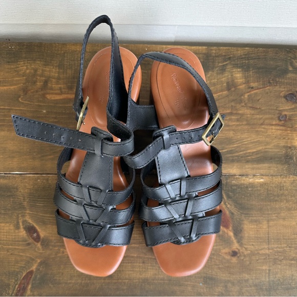 || Universal Thread || Platform Sandal - Picture 3 of 5